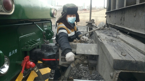 趙一軍在安全作業(yè)